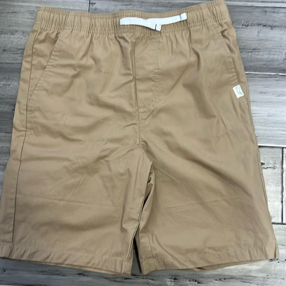 Brand new never worn vineyard vines khaki pull up shorts boys size large